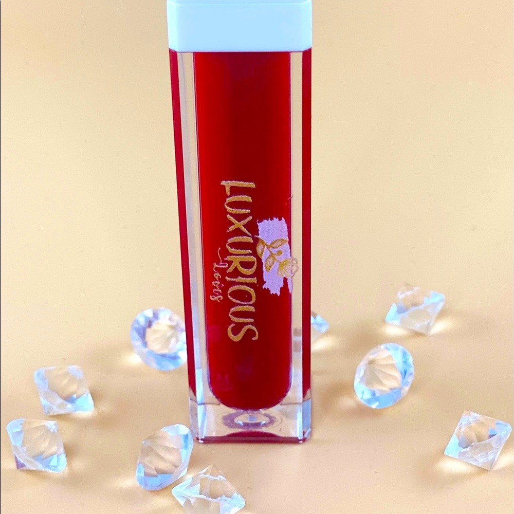 Luxurious Loves lip gloss